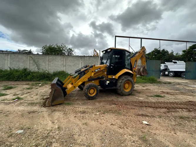 Retroescavadeira Sany BHL75 2024 4X4