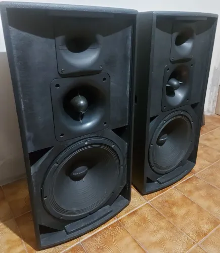 PAR CAIXA ALTA  CELESTION  Passiva 