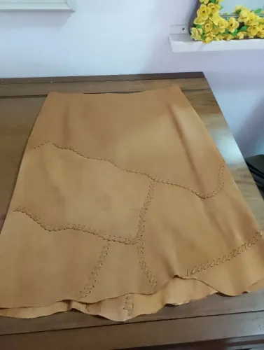 Saia de couro legítimo 