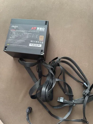FONTE AIGO DARKFLASH AT550, 550W, 80 PLUS BRONZE, PFC ATIVO, PRETO, AG-AT550-BK-OEM