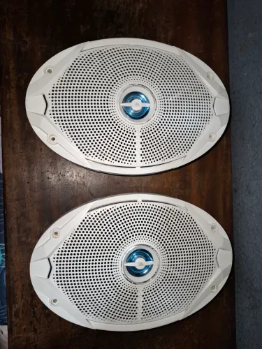 Alto-falante marinizado 6x9 JBL Ótimo estado.