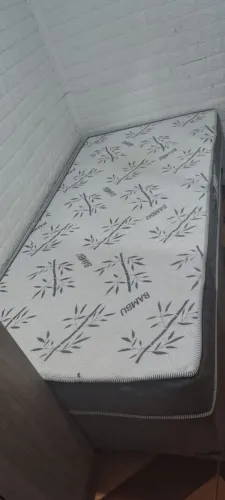 Cama box com colchão 