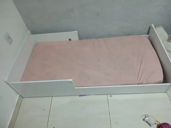 Cama infantil com colchão