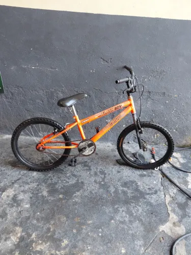 Bicicleta Aro 16 caiu semi nova