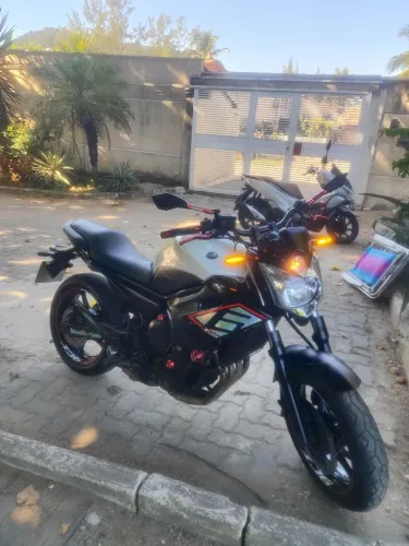 XJ6  branca