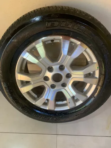 Roda com pneu 265/60 R18