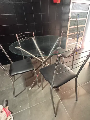 Mesa de centro de vidro