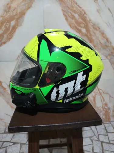 Capacete com Intercomunicador