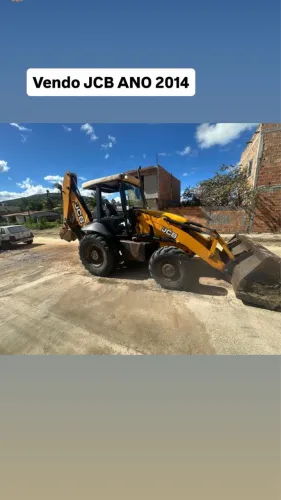 RETROESCAVADEIRA JCB 2014