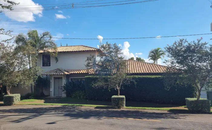 Esquina em condomínio fechado no Jardim Residencial Santa Clara, Indaiatuba-SP - 4 suítes,