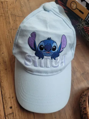 Boné Stitch regulável