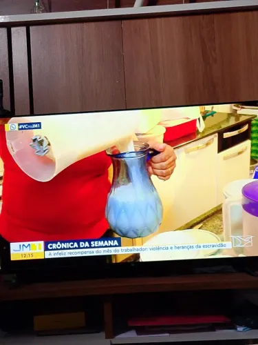 Vende-se uma TV 43 polegadas funcionando perfeitamente têm nota fiscal 