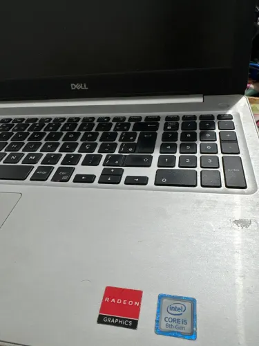 Notebook Dell inspirou 15 com placa de vídeo Radeon