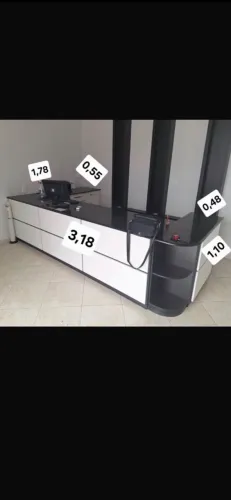 Mesa para consultório