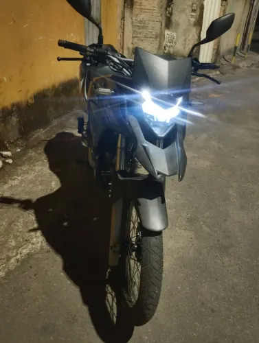 Moto impecável