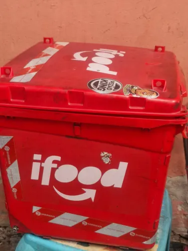 BAÚ ENTREGADORES 110L