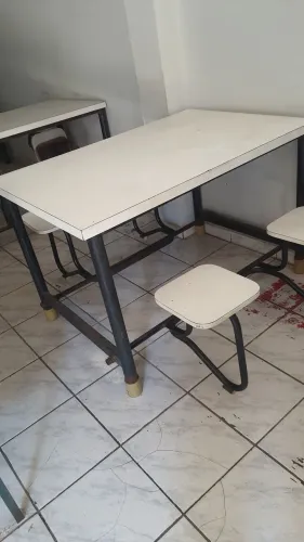 Mesa para refeitório