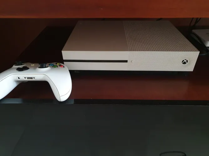 Xbox One S