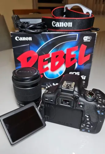 Canon EOS Rebel T6i + Lente EF-S 18-55mm IS STM - Muito conservada