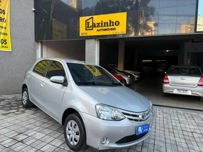 Toyota Etios XS 1.5 Flex 16V 5P Mec. 2016