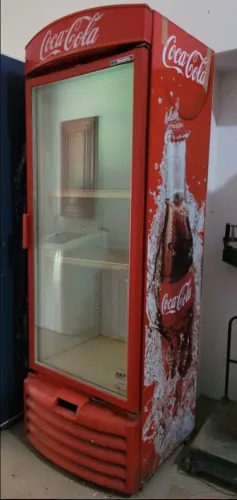 Vende se Expositor de Bebidas... Leia o Anúncio