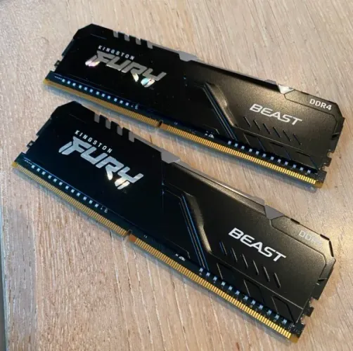 Kit 2x Memória RAM Kingston Fury Beast RGB 16GB (2x8GB) DDR4 2666MHz CL16