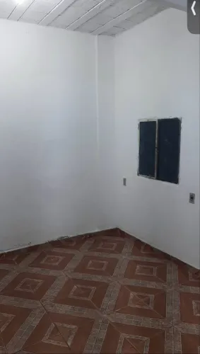 *Aluga-se kitnet (Para Deposito ou Moradia) em São Cristóvão*