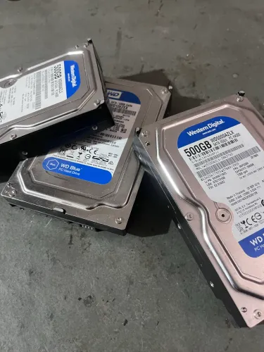 3 HDs de 500 GB por 70,00