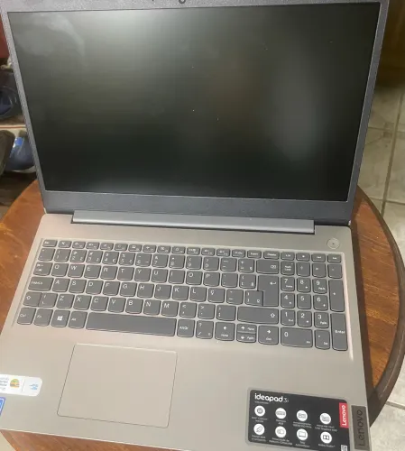 Nootbok Lenovo semi novo 