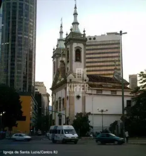 Sala Comercial ou Residencial no Centro Próxima ao Metrô e VLT