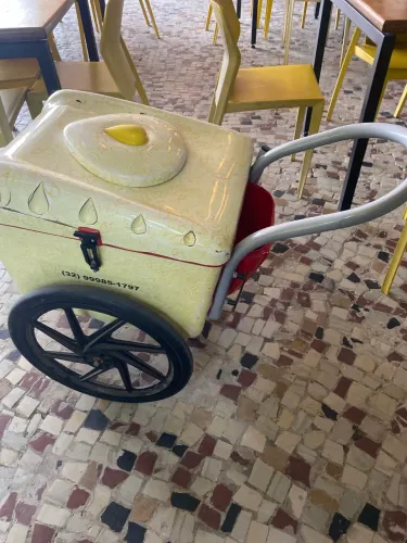 Vendo carrinho de picolé!!! Ótimo estado!!!