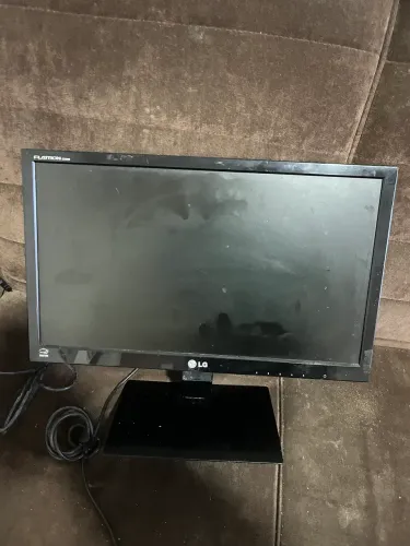 Monitor LG Flatron E1940 18,5? - Funcionando + Fonte e Cabos