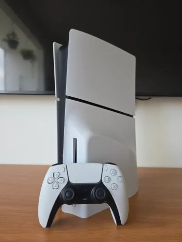PS5 Slim Mídia Física - Perfeito Estado