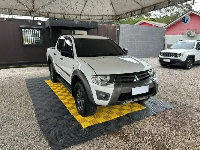Mitsubishi L200 Triton Outdoor 2.4 Flex 16V CD Mec. 2017