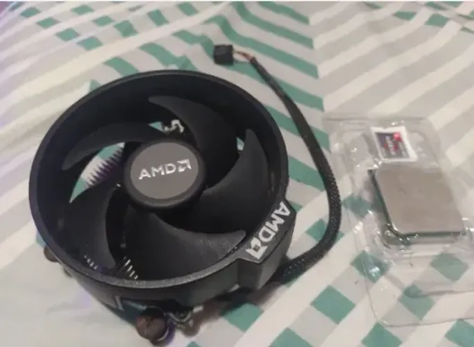 Processador AMD Ryzen 5 1600 6 nucleos 12 threads AM4 com cooler usado
