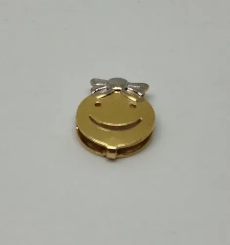 Pingente Menina ouro 18k - 1cm