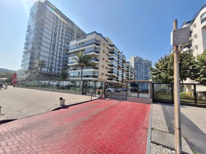 Cobertura no Praia Rio, Em Frente a Praia.225m, na Av. Lucio Costa. Lazer total