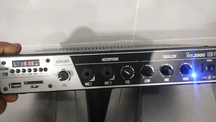 Vendo amplificador de som 
