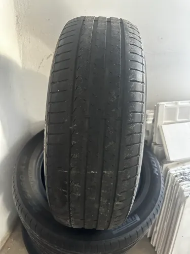 Pneu original Fiat Toro 225/60/R18