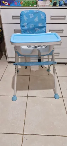 Cadeirinha infantil de alimentação