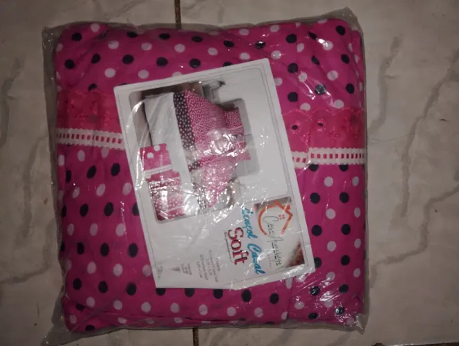 Vende-se essa colcha de cama