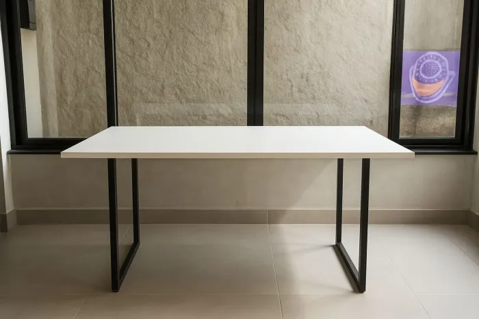 Mesa minimalista