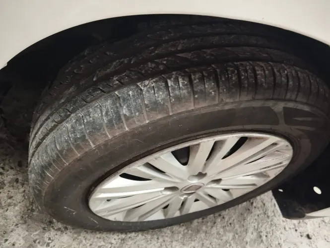 Rodas aro 15 ferro Fiat novas 4 pneus zero bala + calotas 