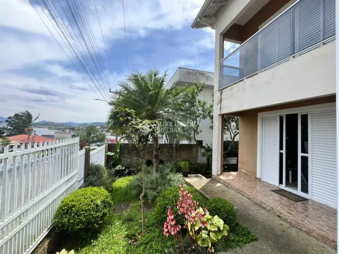 casa dois pavimentos em Imarui Sc