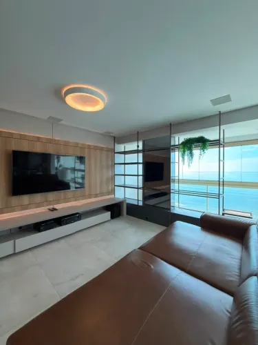 APARTAMENTO FRENTE MAR NO CENTRO DE BALNEÁRIO CAMBORIÚ PARA LOCAÇÃO ANUAL
