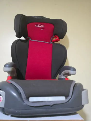 Vendo cadeirinha para carro.