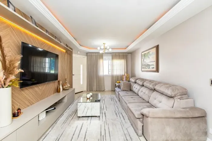 Casa térrea linda com piscina aquecida e mobiliada