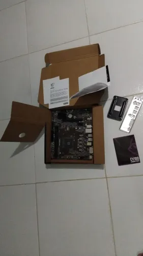 Placa mãe, msi A520 /Apro