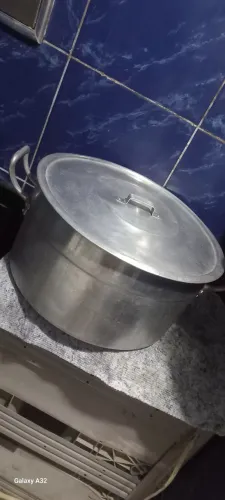 Caçarola industrial de alumínio n°50, 39 á 40 litros.