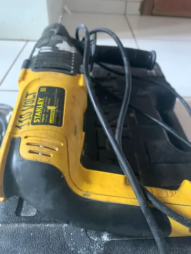 Martele e furadeira Stanley 110volts